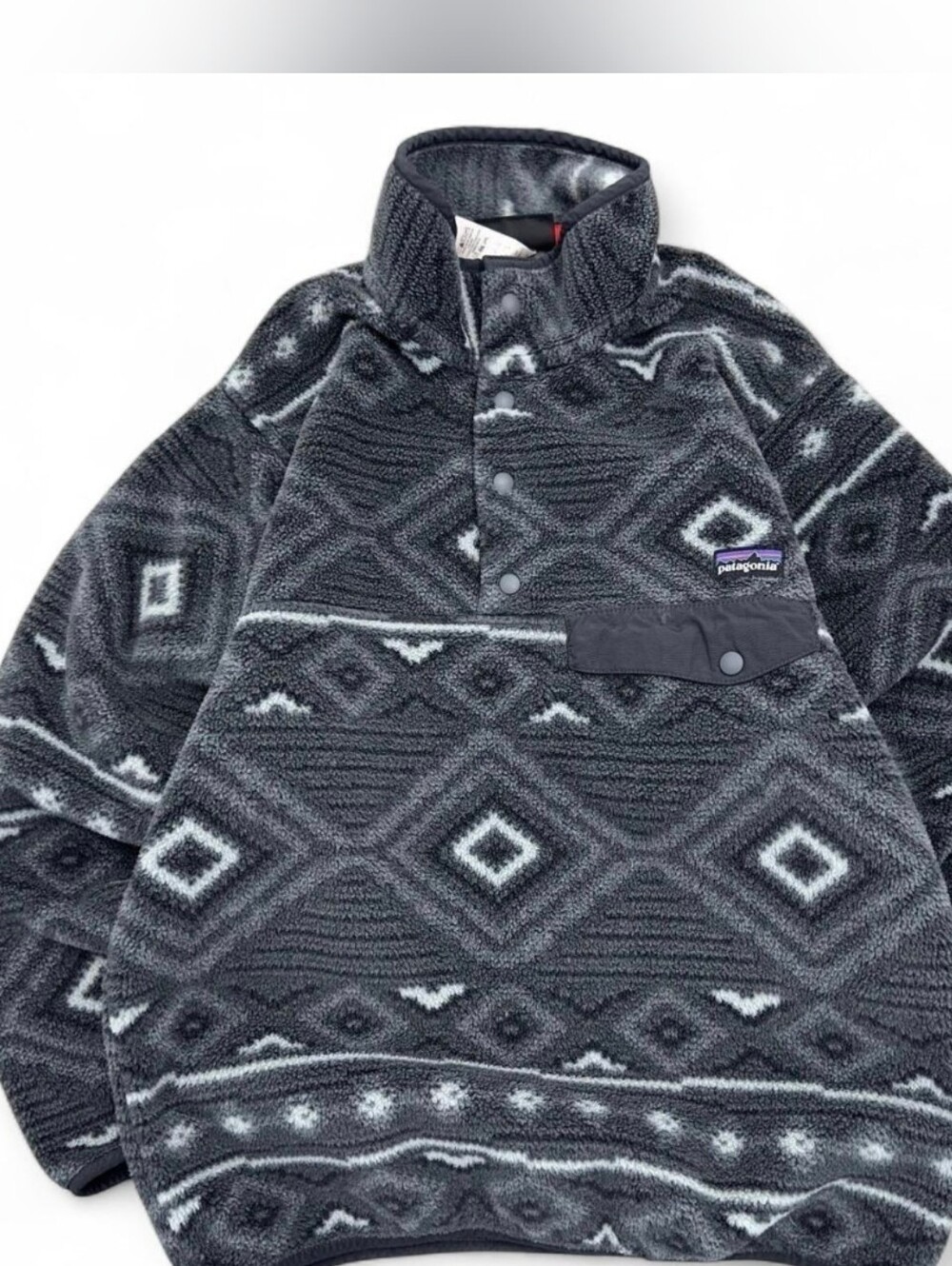 VINTAGE Patagonia SYNCHILLA Black & Gray Geometric Pattern Fleece Pullover